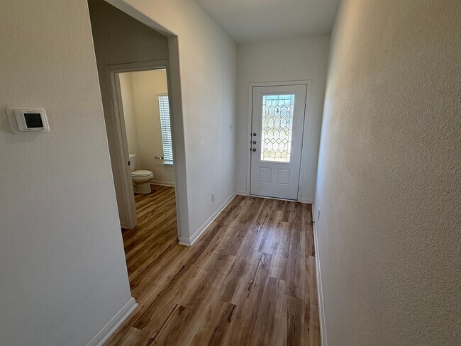 Building Photo - Move-In Ready 4BR with Private Yard & Fire Pit – Won’t Last!