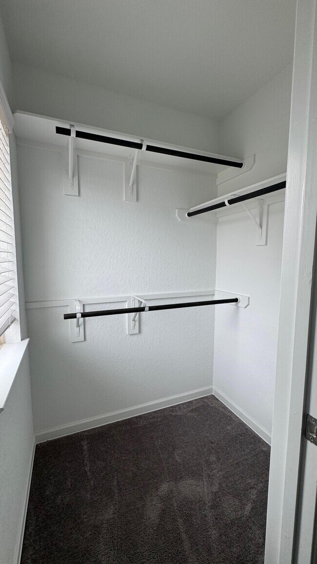 Building Photo - 975 Lars Trek Trail