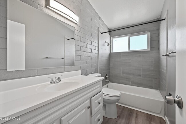 Building Photo - 4409 N 23rd Ave