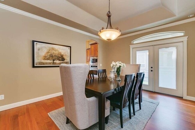 Building Photo - 1019 Opus St E