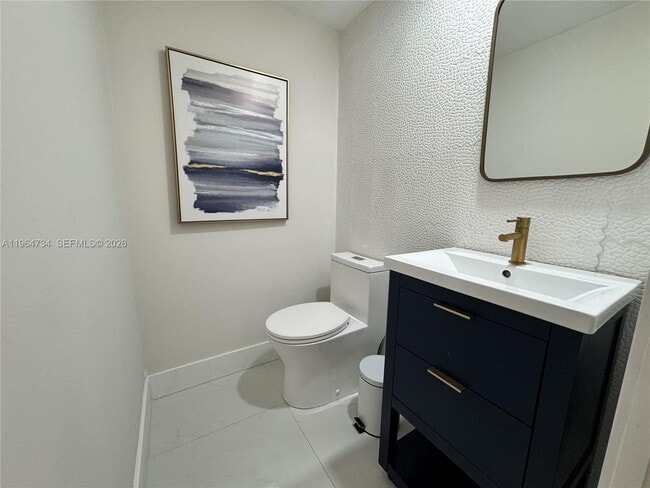 Building Photo - 15896 Kilmarnock Dr