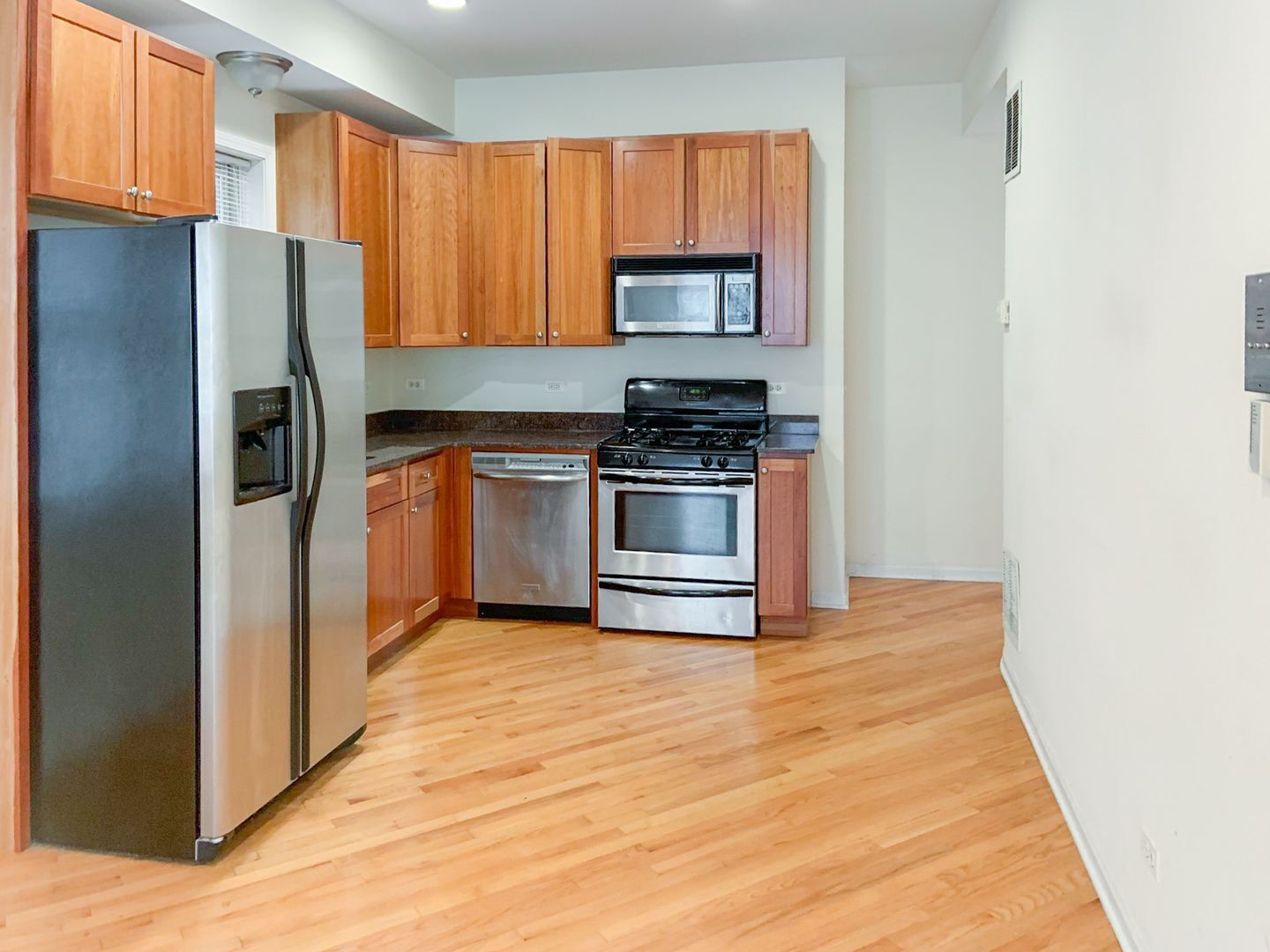 Building Photo - 2327 N Southport Ave