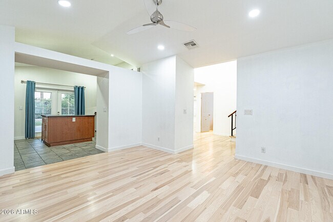 Building Photo - 5625 E Tierra Buena Ln
