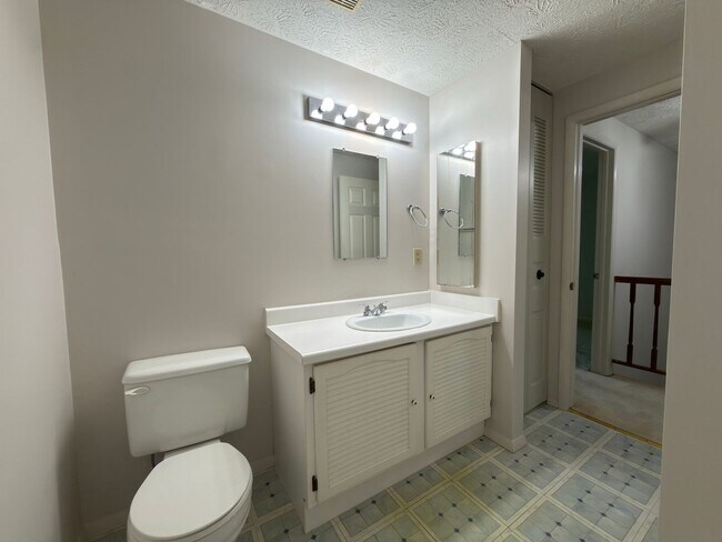 Building Photo - 3 Bed 4 Bath Townhome for Rent in Fairfax, VA!