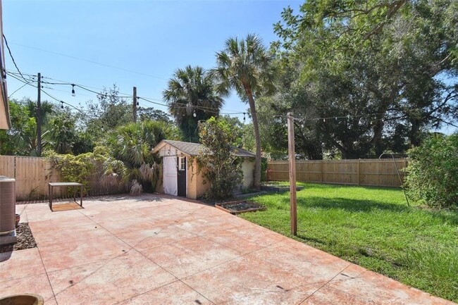 Building Photo - 1925 52nd St S