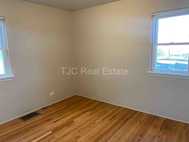 Building Photo - Central Park Home For Rent