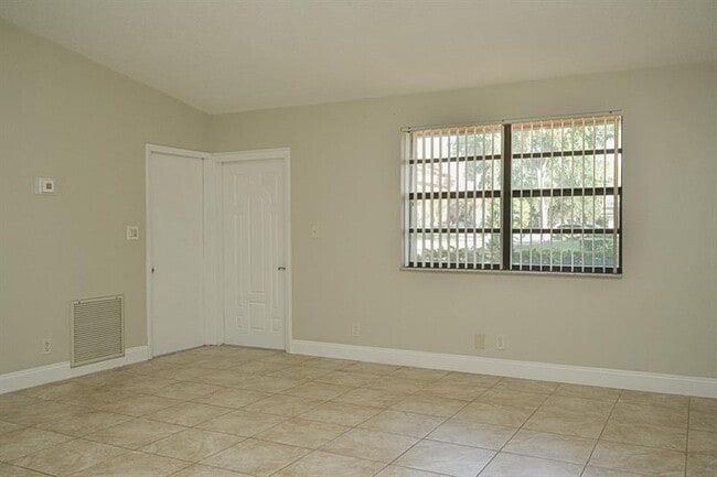 Building Photo - 10501 NW 43rd St