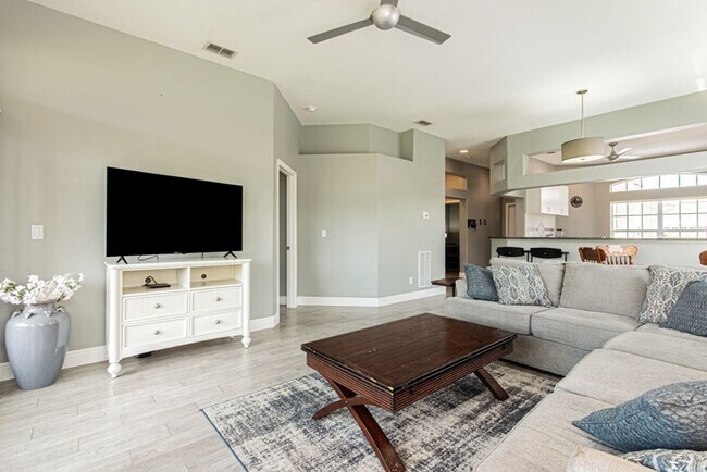Building Photo - Beautiful 2-Bed Home, Dog Friendly & Resort-Style Amenities – Available for Annual Rental!