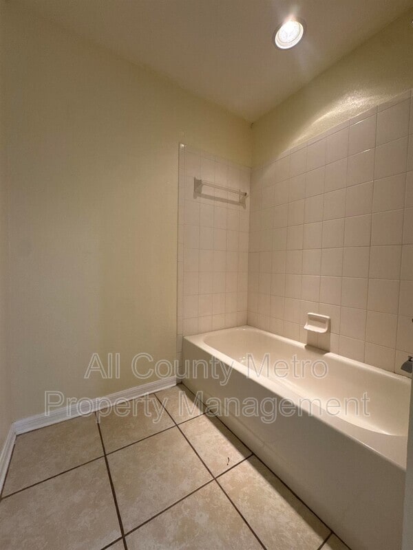 Building Photo - 591 Drayton Rd