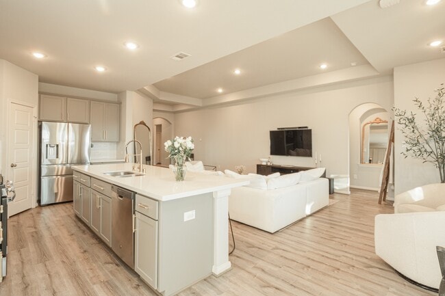 Building Photo - 16431 Elkcreek Dr