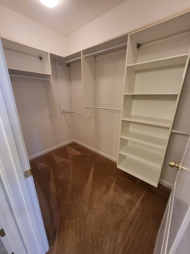 Building Photo - 1903 Teal Dr