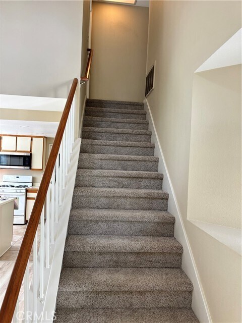 Building Photo - 26371 Moorsview