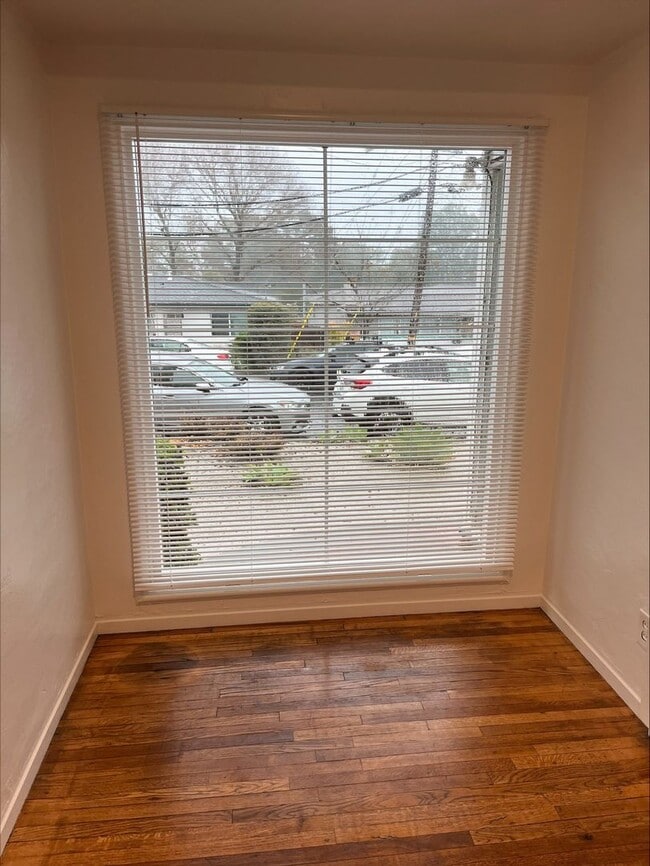 Building Photo - 2 Bedroom 1 Bath House Walking Distance to Cal Poly