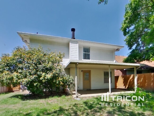 Building Photo - 9418 Live Point