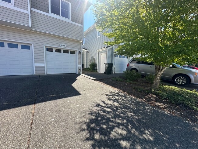 Building Photo - DuPont 2 bedroom 2 bath townhome