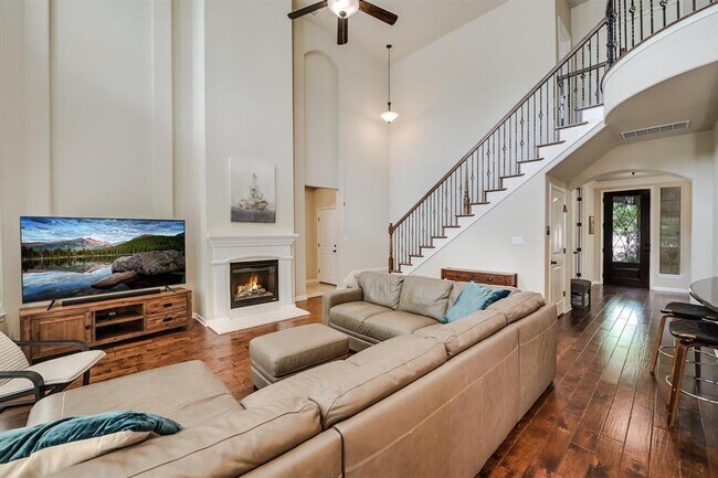 Building Photo - 18120 Lipan Apache Cove