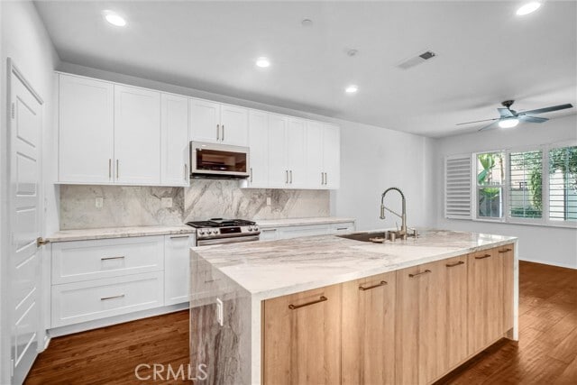 Building Photo - 519 S Melrose St