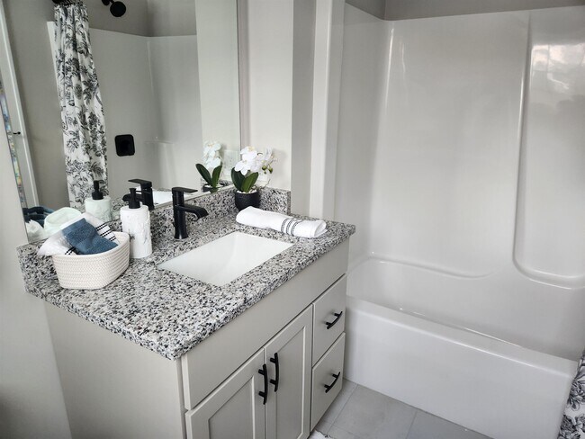 Building Photo - 57 Evergreen Dr