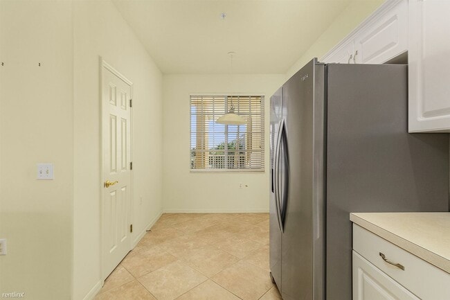 Building Photo - 2 br, 2 bath Condo - 20031 Sanibel View Ci...