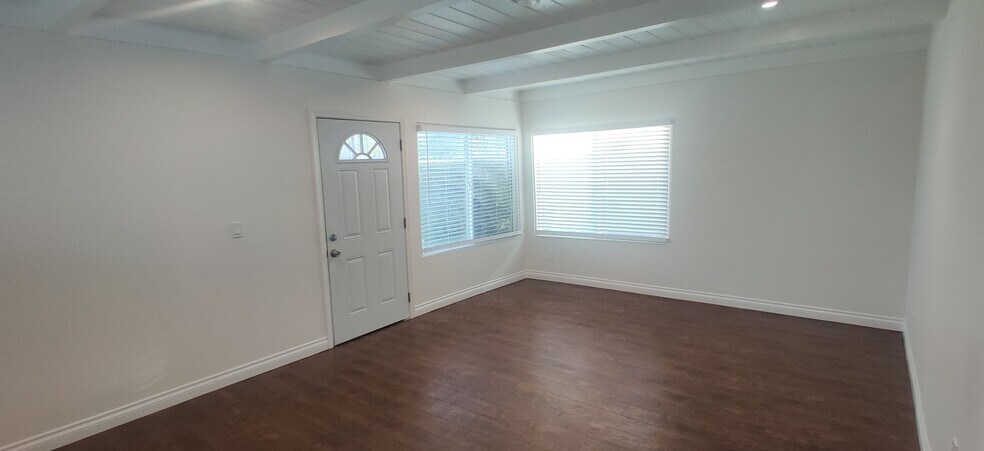 Building Photo - 4329 W 156th St