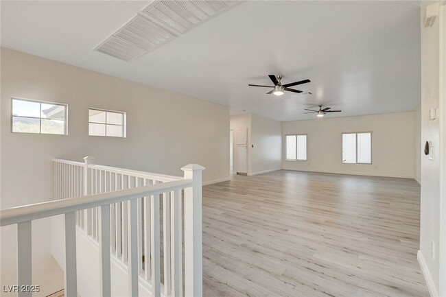 Building Photo - 1068 Riddle Glen St