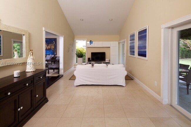 Building Photo - 5631 SW 58th Ct