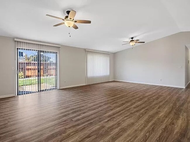 Building Photo - Ready To Go Recently Updated 3 Bedroom Single Story Home!!!