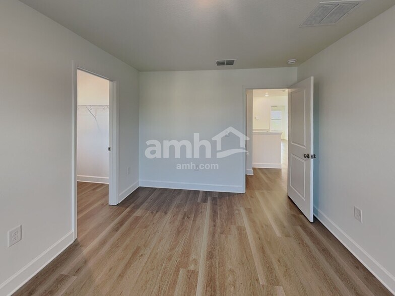 Building Photo - 16508 Cheyanne Ct