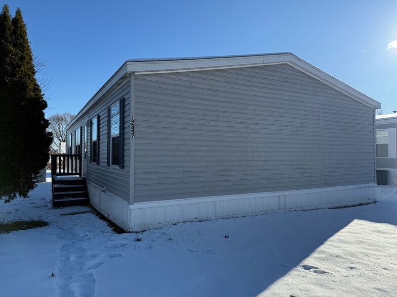 Building Photo - 12457 St Michel Ave