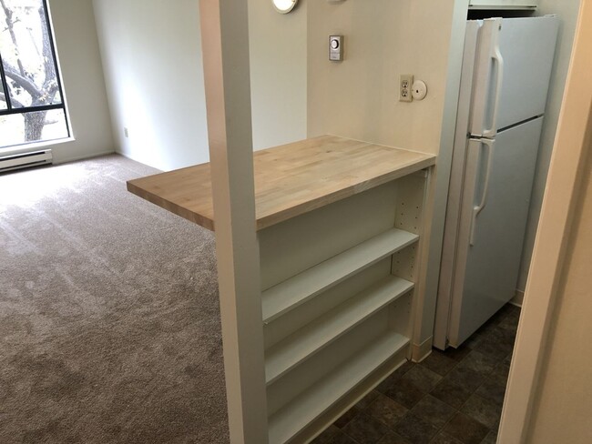Building Photo - Studio Condo Available Now
