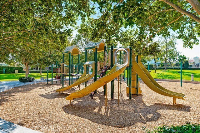 Building Photo - 21 Briarglen