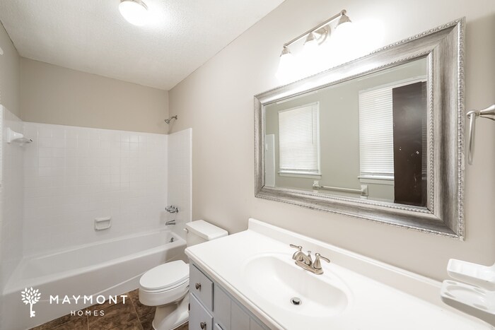 Building Photo - 2501 Wright Cir