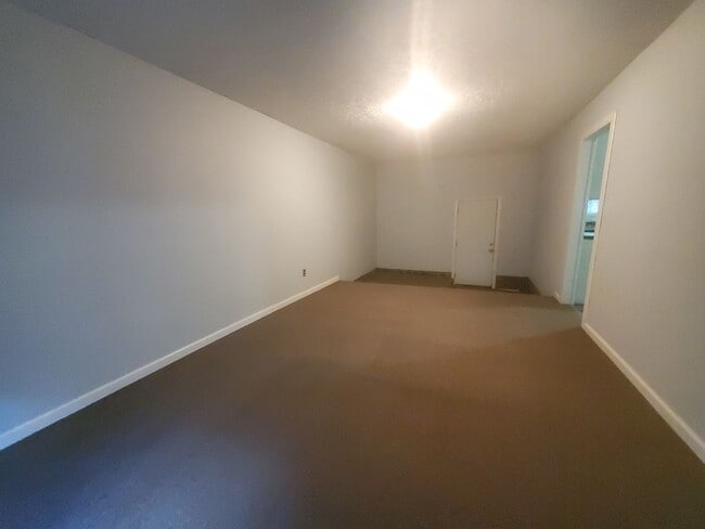 Building Photo - 4742 Belford Rd