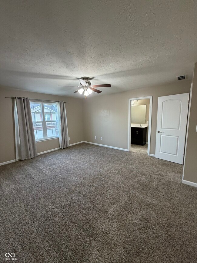 Building Photo - 9660 Angelica Dr