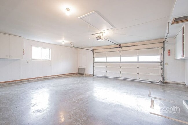 Building Photo - 6509 Louisiana Dr