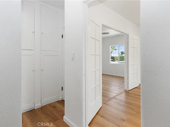 Building Photo - 6 W 23rd St