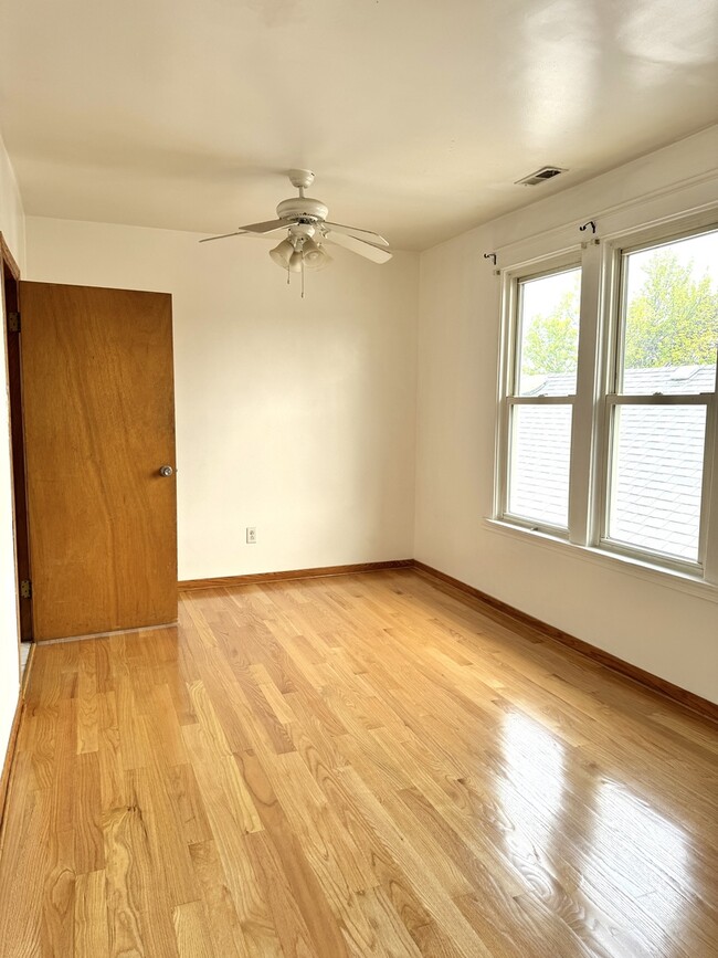 Building Photo - 2327 N 75th Ave