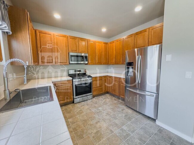 Building Photo - 5199 Dovetail Ln