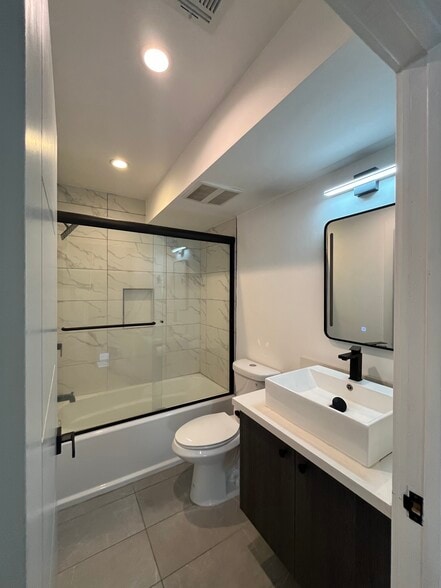 Building Photo - 248 N Dillon St