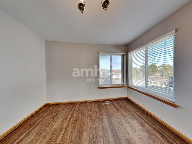 Building Photo - 13184 W Yorkshire Ln