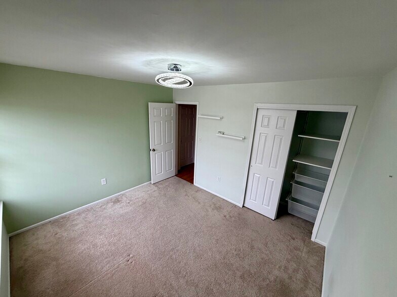 Building Photo - 15 Gallo Ct