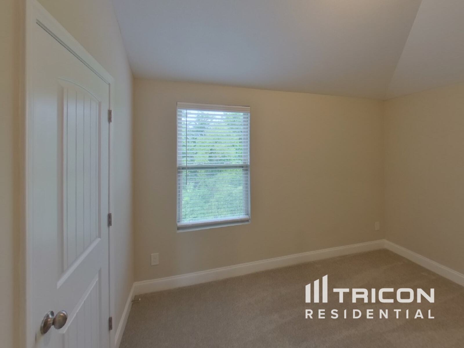 Building Photo - 2134 Pathfinder Dr
