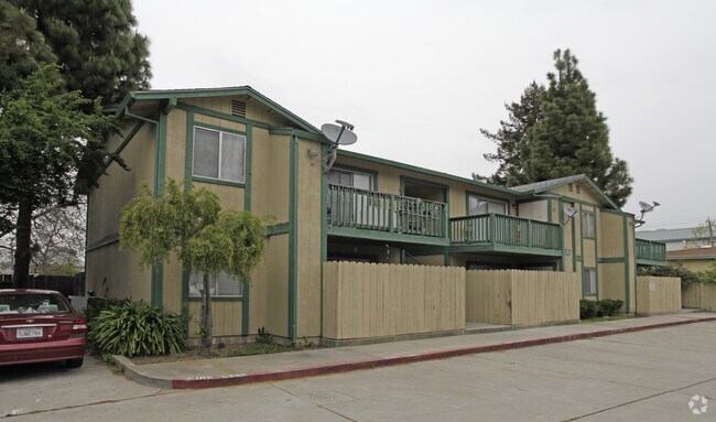 Primary Photo - 22049 Hathaway Ave