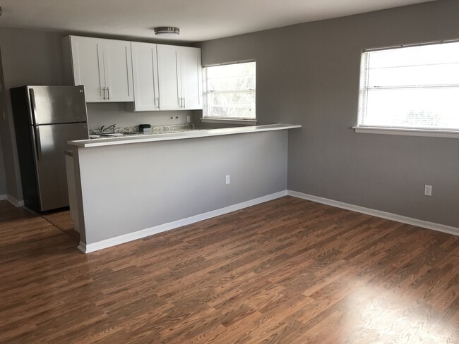 Primary Photo - Newly Renovated 1bd/ba Downtown Apartment,...