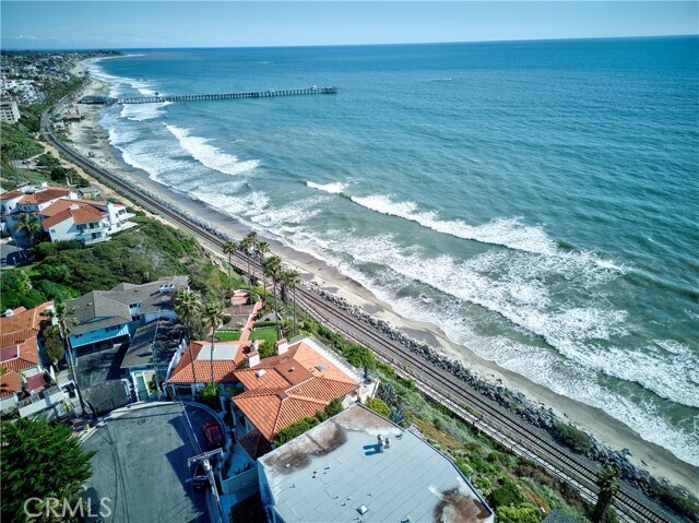 Building Photo - 231 W Escalones