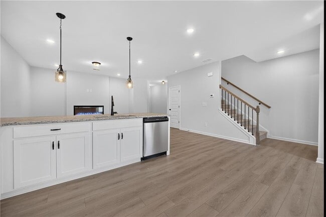 Building Photo - 58 Jacobs Farm Ln