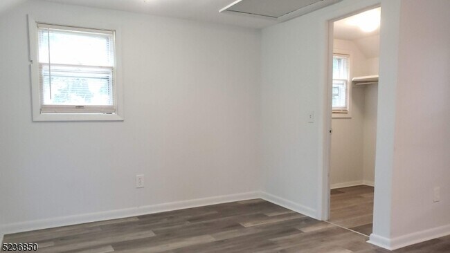 Building Photo - 15 Lindsley Rd