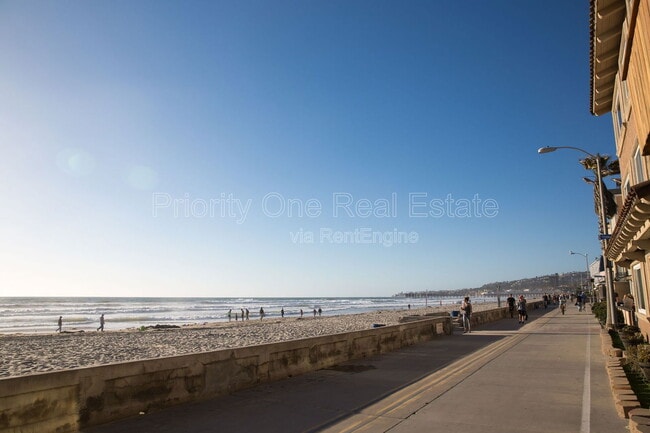 Building Photo - 713 Venice Ct.