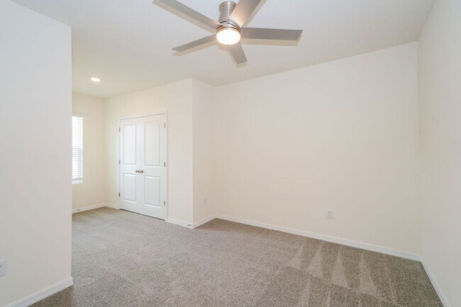 Building Photo - 11166 Crescent Deer Dr