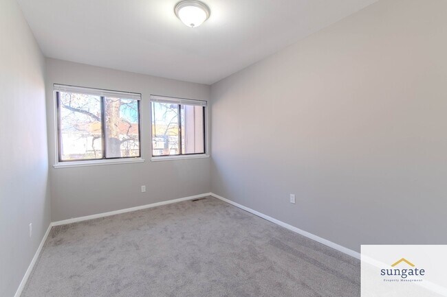 Building Photo - 4254 Cayuga Rd